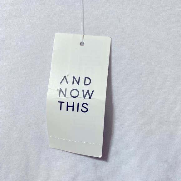 And now this women’s size medium tee shirt with rose detail white - Picture 3 of 5